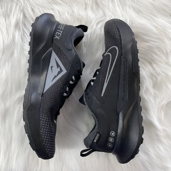 Nike Juniper Trail 2 GORE-TEX Womens Trail/Hiking Shoes FB2065-001 VNDS Size 9