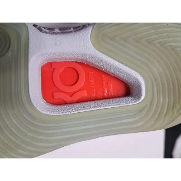 Nike‎ KD 14 Valentine's Day Size 8.5 DJ4336-900