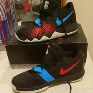 Nike Kids' Black and Red Basketball Shoes