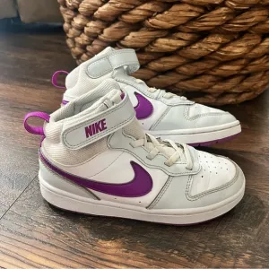 Nike Kids Court Borough Mid 2 White/Purple Basketball Shoes CD7783-009 Sz 13.5C
