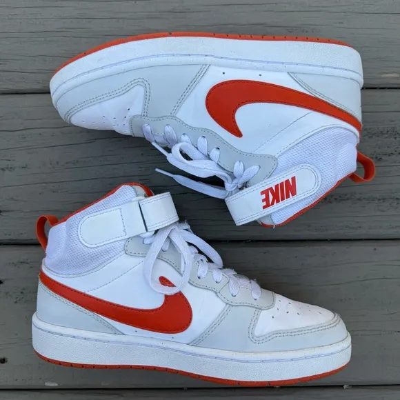 Nike Kids' Grade School Court Borough Mid 2 Shoes (GS) Size 5.5 Y