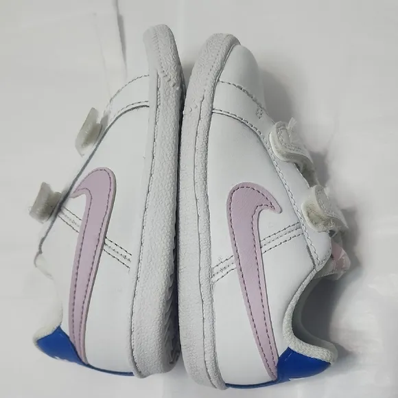 Nike Kids White and Purple Sneakers Sz 8C
