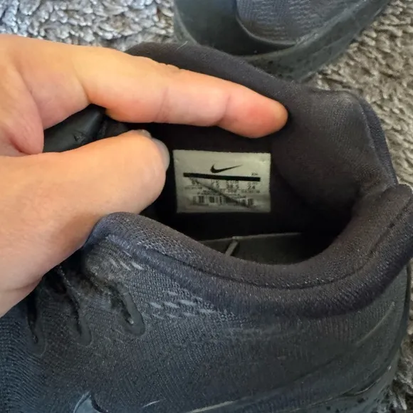 NIKE Kyrie 4 Blackouts Kids Basketball Shoes