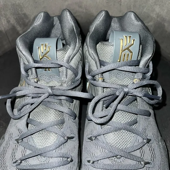 Nike Kyrie 4 Grey &amp; Gold Basketball Shoes – Men’s Size 10.5