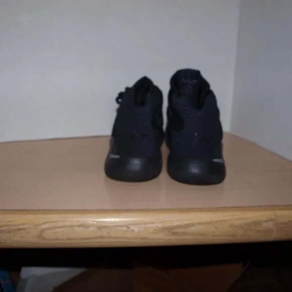 NIKE Kyrie Iriving 2 Triple Black Playoff JBY Basketball Shoes Size 11