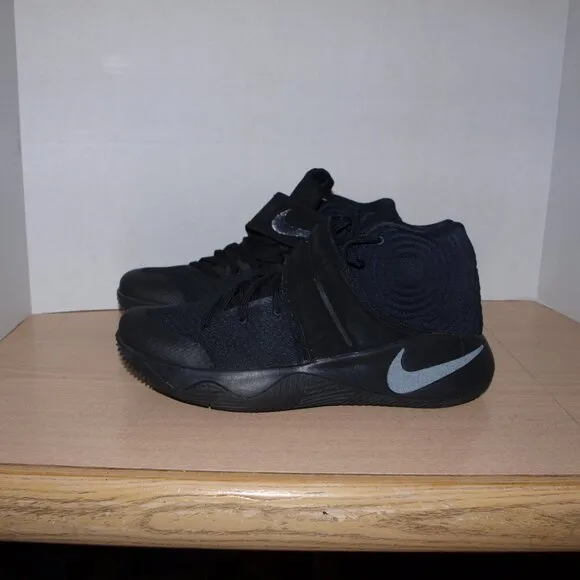 NIKE Kyrie Iriving 2 Triple Black Playoff JBY Basketball Shoes Size 11