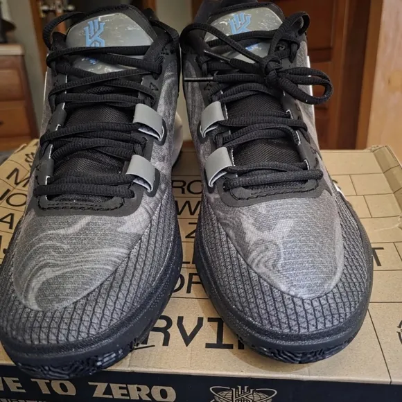 Nike Kyrie Irving 8 Black and White Men's Shoes Size 12.5