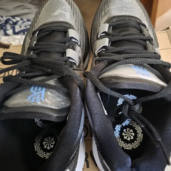 Nike Kyrie Irving 8 Black and White Men's Shoes Size 12.5