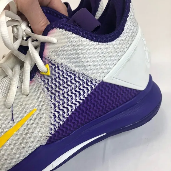 Nike LeBron Witness IV Basketball Shoes Purple Gold Mens Size 9.5