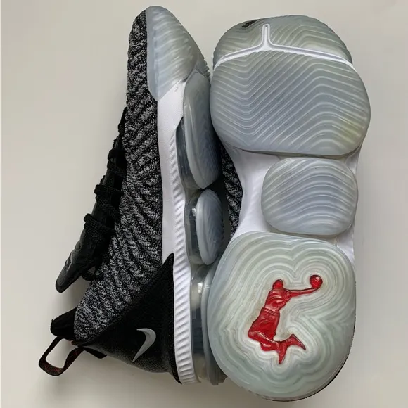 Nike Lebron XVI 16 Oreo Black/White Men’s Shoes