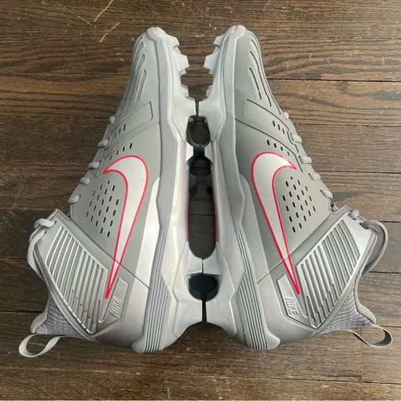 Nike Men's Gray and Red Sports Shoes