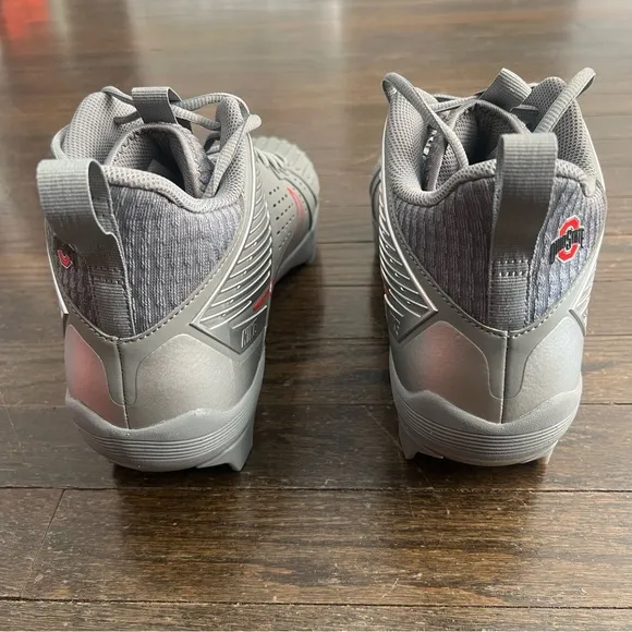 Nike Men's Gray and Red Sports Shoes