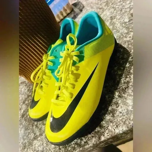 Nike Mens Rare Mercurial Victory II Turf Soccer Shoes Cleats 441994-754 Size 6