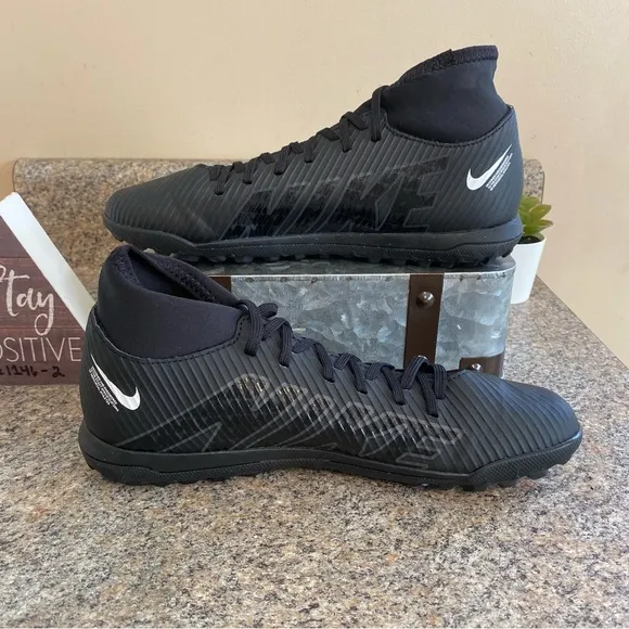 Nike Mercurial Superfly 9 Club Turf Soccer Shoes  DJ5965-00 Men sz 7 / Women 8.5