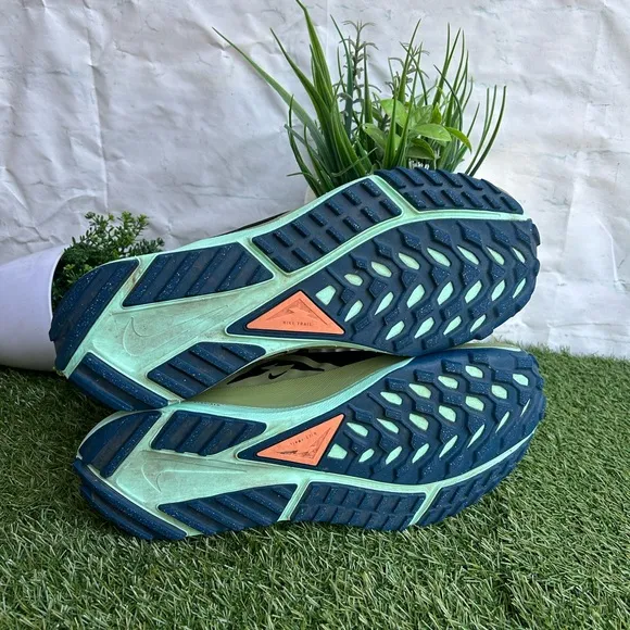 Nike Pegasus Trail 4Black/Alligator/Canyon Rust/Mint Trail Running Shoes Sz10.5