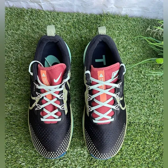 Nike Pegasus Trail 4Black/Alligator/Canyon Rust/Mint Trail Running Shoes Sz10.5