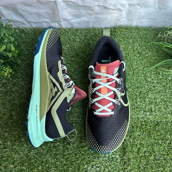 Nike Pegasus Trail 4Black/Alligator/Canyon Rust/Mint Trail Running Shoes Sz10.5
