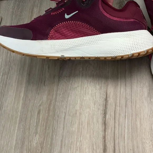 Nike React‎ Escape Run