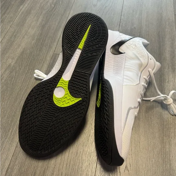 Nike Sabrina 2 TB White Black Shoes HF3234-100 Women’s Size 16.5 / Men’s Size 15