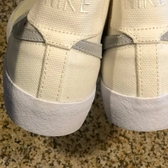 Nike SB Blazer Court Mid Premium Shoes Size 9.5