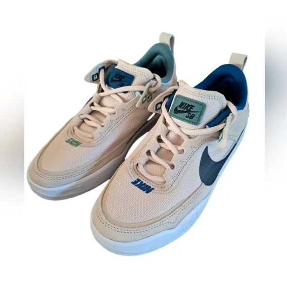 Nike SB Day One (GS) Kids Shoes Sneakers Size 4Y New With Box Sanddrift