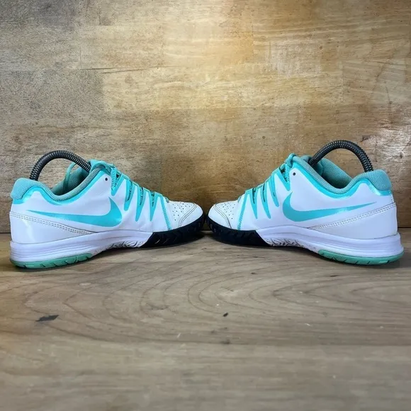 Nike Vapor Court Womens Sz 7.5 Tennis Shoes Sneakers White Turquoises 631713-103