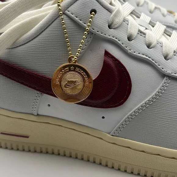 Nike Women's Air Force 1 '07 SE Shoes / women’s 9-New with box