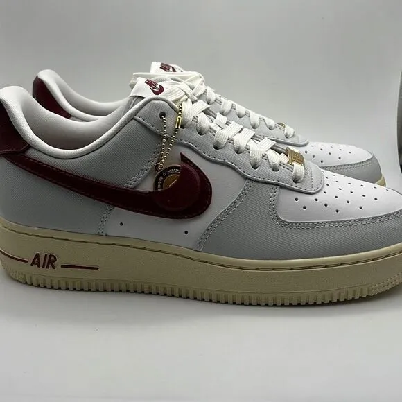 Nike Women's Air Force 1 '07 SE Shoes / women’s 9-New with box