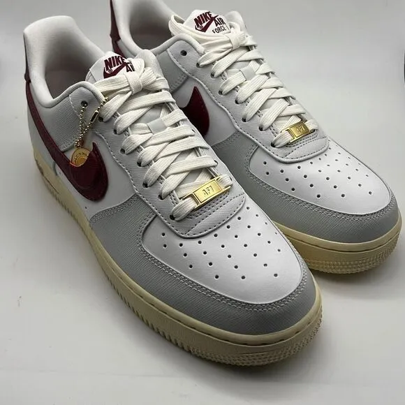 Nike Women's Air Force 1 '07 SE Shoes / women’s 9-New with box