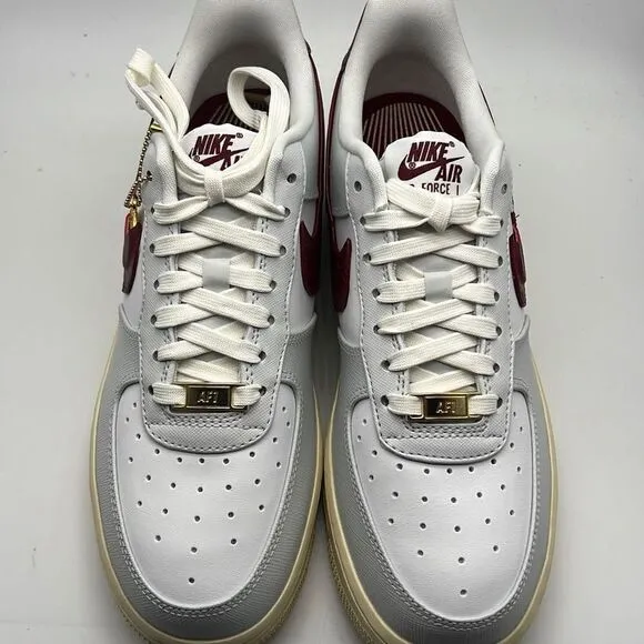 Nike Women's Air Force 1 '07 SE Shoes / women’s 8.5-New with box
