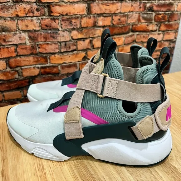 Nike Womens Air Huarache City 'Barely Grey' Size 8