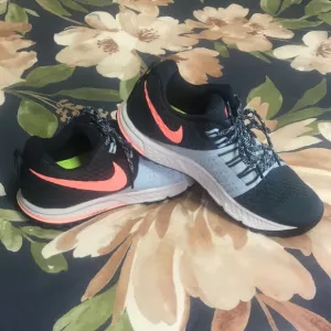 Nike Women’s Zoom Wildhorse Trail Running Shows