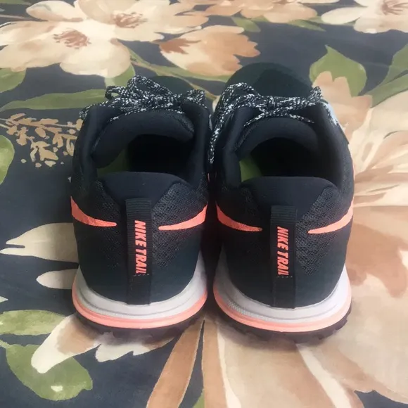 Nike Women’s Zoom Wildhorse Trail Running Shows