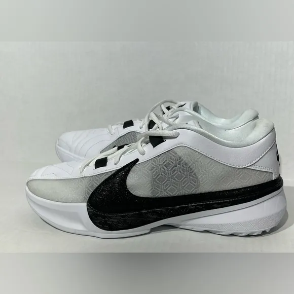 Nike ZOOM FREAK 5 TB Men's Giannis Team Basketball Shoes White Black DZ2946-100