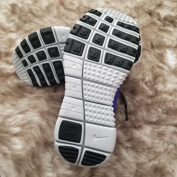 NIKE Free Run Trail Boys Running Shoes Blue Size 4