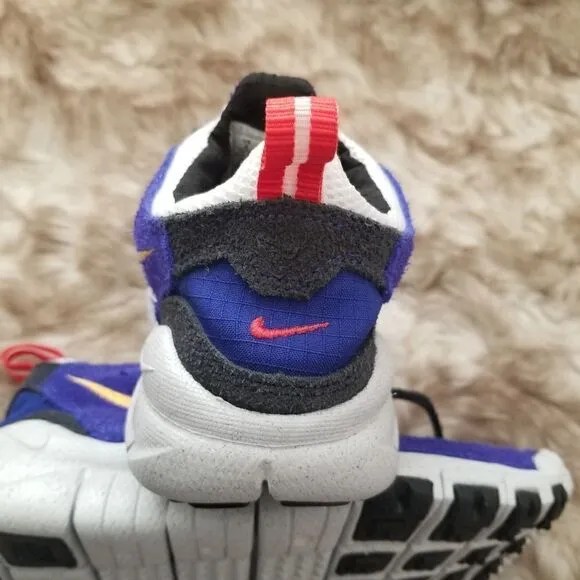 NIKE Free Run Trail Boys Running Shoes Blue Size 4