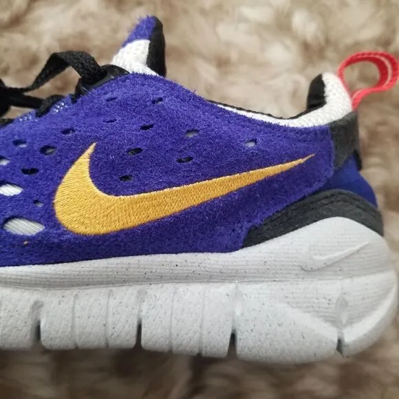 NIKE Free Run Trail Boys Running Shoes Blue Size 4