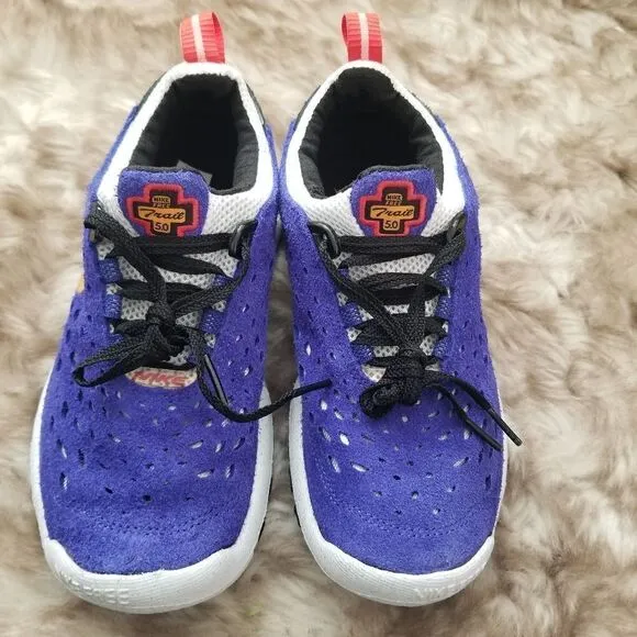 NIKE Free Run Trail Boys Running Shoes Blue Size 4