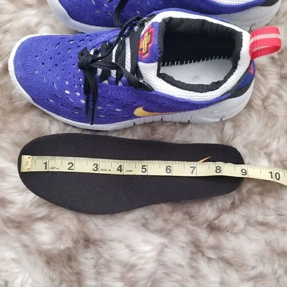 NIKE Free Run Trail Boys Running Shoes Blue Size 4