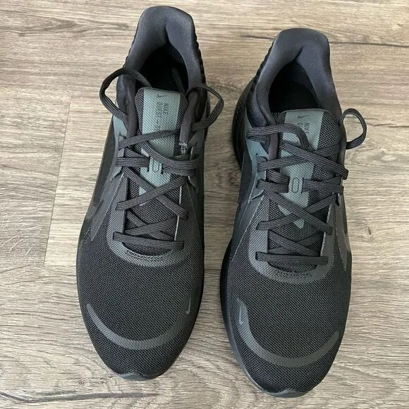 Nike Quest 5 Men's Road Running Shoes size 10