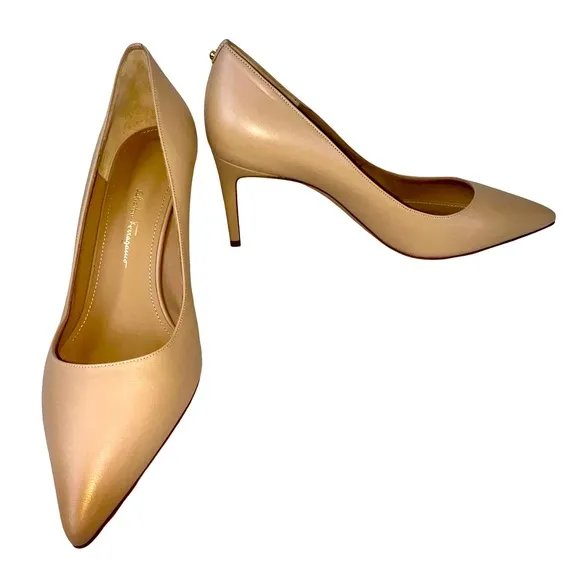NWOB SALVATORE FERRAGAMO HIGH HEEL LEATHER SHOES IN BEIGE