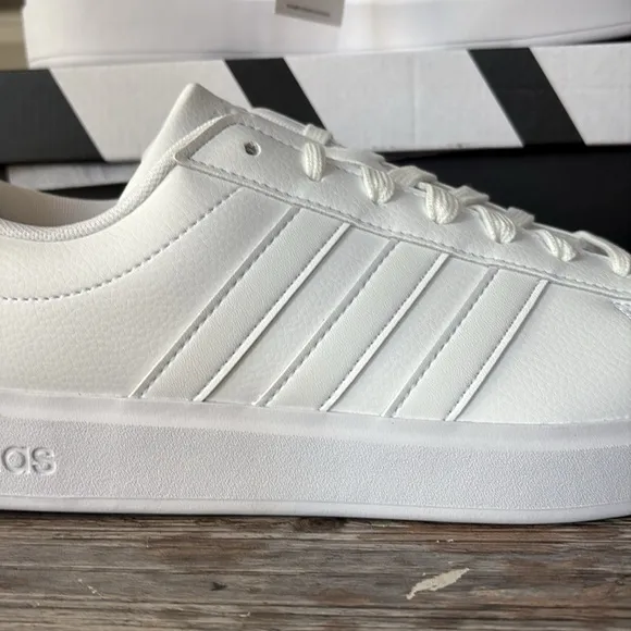 NWT Adidas Grand Court 2.0 Men's Shoes - GW9197