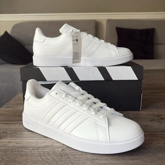 NWT Adidas Grand Court 2.0 Men's Shoes - GW9197
