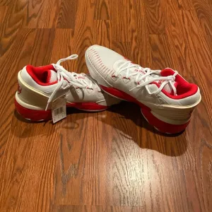 NWT Adidas Issue #2 court shoes. Size 9 1/2