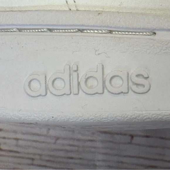 NWT Adidas Women’s Grand Court Alpha Sneakers in White/Irridescent Sz 11