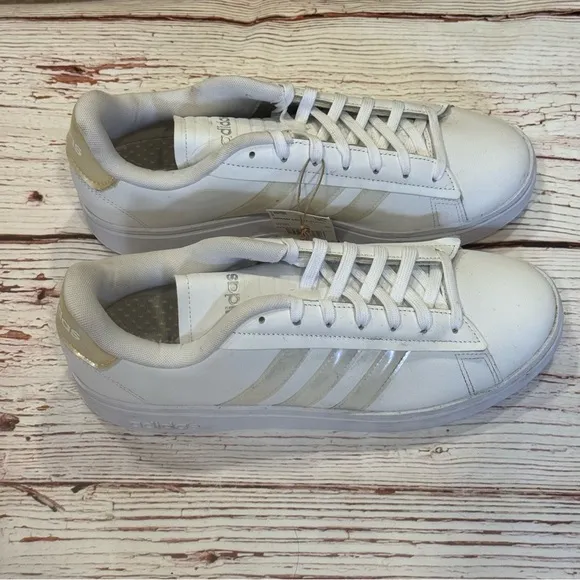 NWT Adidas Women’s Grand Court Alpha Sneakers in White/Irridescent Sz 11