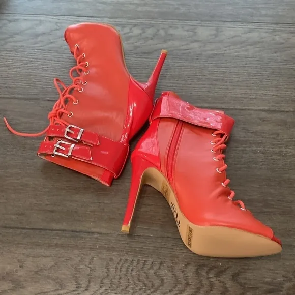 NWT BURJU Under The Influence Open Toe Lace Up Buckle Ankle Boots | Red 8 1/2 /9