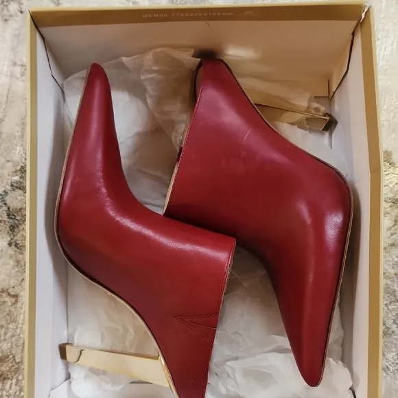 NWT - Elegant Red Leather Women's Mules Michael Kors Halle