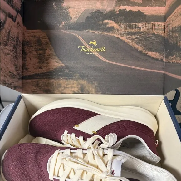NWT Tracksmith Elite Runner Unisex running shoe in Wine &amp; Ivory size 9.5 W, 8 M