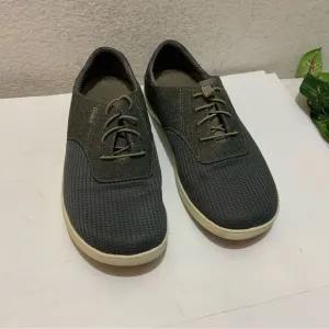 Olukai Men's Nohea Moku Slip On Shoes Charcoal Clay liknew size 8.5/ 41.5